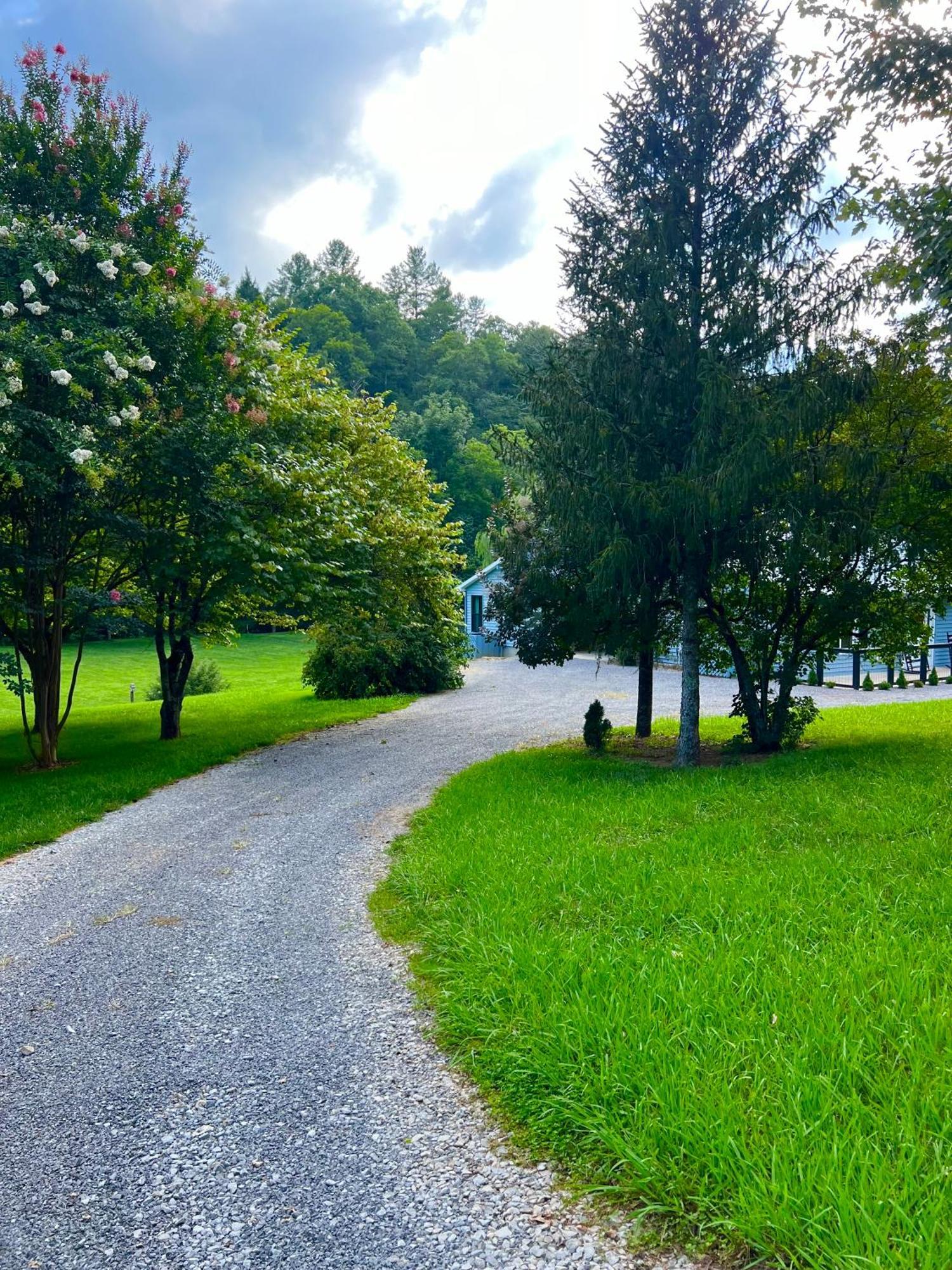 Firefly Fields 2-Acres With Guest House, Game Room, Mountain & River Views Sevierville Exterior photo